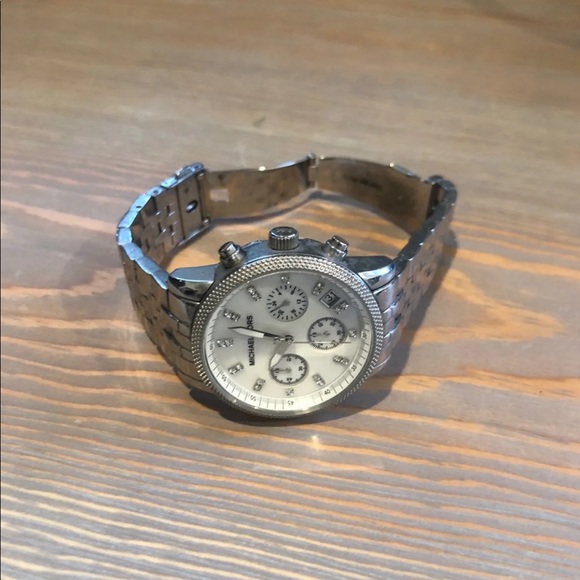 Michael Kors watch - Picture 3 of 3